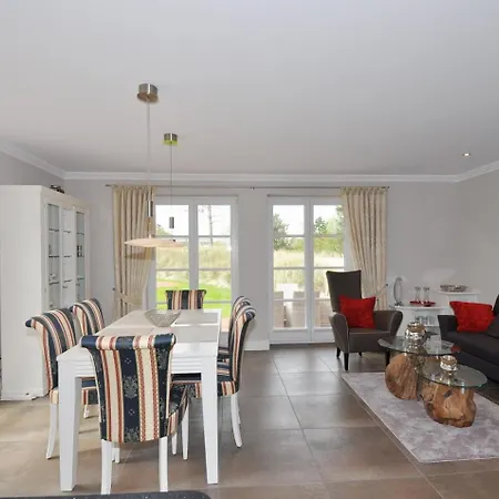 Holiday home Doppelhaushaelfte Duene & Reet Bohl